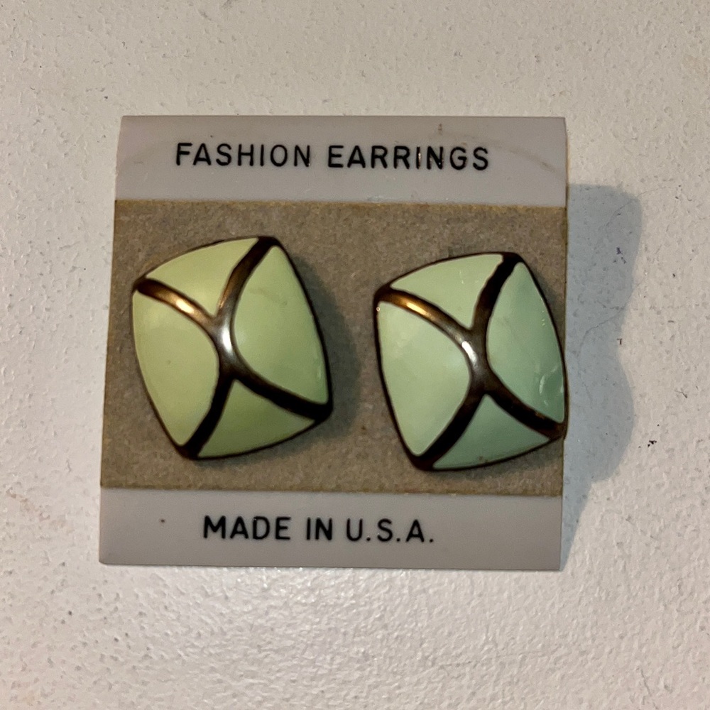 Fashion Earrings Crown Jewels Gold & Green Medium Sized